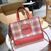 Luxurys Handbag Sacoche Designer Field Field Dempsey Tote Sac pour femme rose pochette Weekender Saclle pour hommes
