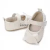 Eerste wandelaars pasgeboren babyschoenen jongen meisje klassiek Bowknot Rubber Sole Anti-slip PU-jurk Walker Toddler Crib H240506