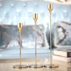 Velas 1 Conjunto de velas metal europeias requintadas Candlestick Candelabra Vintage Decoração de Casamento Golden Decoração da sala de estar da casa