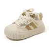 Sneaker Childrens Spring e Autumn Baby Shoes Solle Anti Slip Walking Single Little Bianco Preschina in pelle H240506