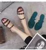 Moda original h designers chinelos de verão Novo três cinto de três cintos praia sandals de fundo plano feminino Sapatos de geléia de linha de plástico com 1: 1 logotipo da marca