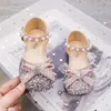 Сандалии девочек принцесса обувь детей сияет со стразами летние сандалии для вечеринки для вечеринки детские танцевальные туфли с металлической пряжкой