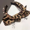 Stirnbänder Leopardenmuster Bow Boutique Damen Fabric Hair Accessoires Solid Color Contrast Knoten breites Kegel Stirnband Q240506