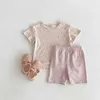 Pyjama's 2024 Nieuwe Kids Pyjama Set Koreaanse stijl Hart T -shirt en Stripe broek 2 PCS Sleep Wear Girls Sleepset H240509