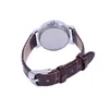 Armbandsur Ulzzang Alloy Ladies Simple Retro Compa Compact Roman Digital Dial Waterproof Leather Thin Strap Quartz Watch