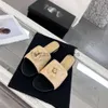 チャンネルチェックスリッパの女性靴キルティングチャンC格子縞のサンダルベージュピンクカメリアフラワースリッパフラットマル因果デザイナーラグジュアリープールビーチフリップフロップ