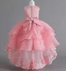 Flickans klänningar Little Girls spets broderad blommaflickan klänning födelsedagsfest tävling hi-lo klänning