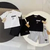 Designer Kids T-shirt set di marchi Stampa set di abbigliamento Bambini 2 pezzi Abbigliamento in cotone puro bambini ragazzi ragazze Bambini APARE Y8TC#