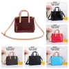 Bolsa de grife de grande capacidade Bolsa feminina Fashion Leia bolsas em relevo em couro com femme Bolsas de ombro transversal Bolsa fêmea Mochila feminina em movimento