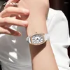 Montre-bracelets Sinobi Luxury Femmes Regardez Fashion Shinning Diamonds Strap de cuir étanche Roman Numbers Roman Femme
