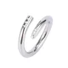 Anillos de anillo de diseñador para mujeres anillo de amor anillos pareja de oro plateado brazalete de brazalete anillo de uñas unisex diamantes metálicos retorcidos joyas vintage de San Valentín regal de día zh014
