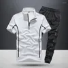 Suisses de survêtement masculines Costumes de sport de survêtement Suissins de sport lisses mâles T-shirt pas de logo pour hommes Pantalons de sports de sport de gym