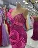 2024 FUCHSIA PLUS STORLEK PROM -klänningar för svarta kvinnor promenad pärlor spets strass dekorerad födelsedagsklänning andra mottagnings klänningar engagemang klänning am847