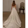 Sukienki ślubne Suknia wspaniała ślubna ukochana dekolt satynowy koronkowy aplikacja bez rękawów Ruche pliste