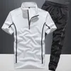 Suisses de survêtement masculines Costumes de sport de survêtement Suissins de sport lisses mâles T-shirt pas de logo pour hommes Pantalons de sports de sport de gym