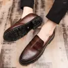 Sapatos casuais moda preto/marrom couro panotes masculinos de dedão redondo de pé confortável masculino respirável de salto baixo