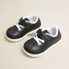 Sneakers Childrens Extérieur Léger et confortable Black Blanc Anti Slip Low Top Circular Sports Chaussures Daily Ek9S51 H240506