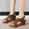 Casual schoenen vrouwelijk sandaal 2024 zomer fluwelen espadrilles platform klompen met hiel muffins schoen groot formaat dames wiggen meisjes Suede lo