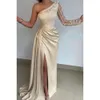 Sirena leggera a spalla ONE Abiti da ballo di champagne Abiti a maniche lunghe su misura per perline di pizzo in pizzo da sera vestidos abbigliamento OCN formale plus size 0510