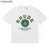 Rhude High End Designer kläder för Meichao 2024 Springummer Ny mångsidig grön bokstavsutskrift Lös Casual Short Hleeved Tshirt för män och kvinnor med 1to1 original