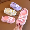 Sandalen Nieuwe zomer 2-8 ELDEN SLIDE Bloempatroon Lite Comfort Geschikt voor meisjes Anti Slip Beaver Flip Home Childrens Shoes H240506