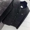 ファッションデザイナーの女性ジャケット2024早春、新しいエレガントなフレンチスタイルシングル胸肉の明るいシルク織りジャケット