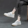 Chaussures décontractées en cuir authentique rond rond Sole épaisse talons bas pour femmes baskets à crochet Loop Skateboard Runaway Trainer Designer de mode Femme