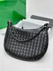 Bottgs's Vents's New Knitted Underarm Bag Calf Leather Twin Mother Handbag Light Luxury Handbag with Original Logoのためのヴィンテージデザイナーバッグ