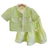 Kläder sätter barnkläder sommarflickor set baby xiaoxiangfeng kjol 2024 v-ringning kort ärm båge tvådelar