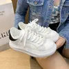 2024 Été Nouveau petit chaussures blanches transparen
