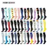 Chaussettes hosiery 2020 Nouvelles bas de compression de cyclisme Unisexe Sport Pression de jambe en nylon Running Travel chaussette de voyage longue Socules de compression des animaux Y240504