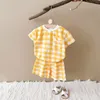 Kleidungssets Babykleidung Set Born Girls Casual Ganzkörper gedruckt Liebe und kariertes Kurzarm T-Shirt Shorts Urlaubsstil Jungen Outfit