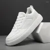 Chaussures décontractées Maedef 2024 Cuir Femme White Man Vulcanize Sneakers Breathable Sport Walking Flats Round Head Female Sneaker