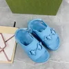 Piattaforma di sandali di moda di designer Slifori Slifori ricamato Muli piatti Flat Muli piatta