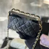 10A Fashion Portable Trunk Crossbody Letter Letter Hands sacs à main en métal Vollier en cuir monte