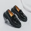 أحذية غير رسمية أسود متسكعون الرجال بو الجلود التنفس القابلة للتنفس على اللباس المصنوع يدويا