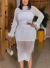 Abiti casual Donne abiti da bodycon abbigliamento lucido o maniche lunghe con collo con fodera sexy di piume celebrano occasioni abiti femminili 2024