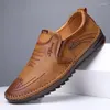 Scarpe casual uomini mocassini di moda mocassini slittamento traspirante su un designer di guida solido slip-on quotidiano quotidianamente