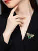 Piny broszki nowa urocza zielona kryształowa broszka pszczoła odpowiednia dla kobiet luksusowa marka Zestaw owadów ciasny zamasowy gorset sukienka klapa wx wx