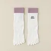 Frauen Socken Anti-Bakterien- und Anti-Odor-Fünf-Finger-Frauen-Mid-Tube-Sport-Fitness Herbst Winter Knochenlosen