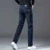 Jeans masculin Automne Hiver Nouveau style Jeans épais jeans Blue Grey Strethers Straight Jame Casual Jeans Fashion Mens Fit Denim Pantals Y240507