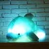 Illuminer les jouets de dauphin avec des lumières LED de remplissage en peluche