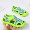 Zomer babyjongens sandalen kinderen strand sandalen zachte bodem unisex meisjes niet -slip baby schoenen kinderen buiten anticollisie schoenen 240418