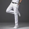 Мужские белые джинсы мода повседневное классическое стиль Slim Fit Soft Blosers Мужской бренд продвинутые брюки 240506