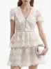 Sukienki imprezowe 2024 Summer Kobiety mini sukienka koronkowa kołnierz pusta na guziki kratownicze Kobieta warstwowa szata z szarfią
