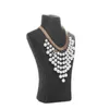 Stand de bijoux un collier de mannequin de corde de chanvre pour les expositions de bijouterie avec des perles colorées Organisateur de pendentif de stockage Q240506