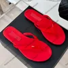 24Ss Womens Thongs Sandasl Slip auf Flip Flops Designer gesteppte Textur Strassrutschen Luxurys Mules Outdoor Beach Schuh rosa Strand Baby Blau rot schwarz Freizeit Schuh