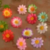 Fleurs décoratives 100pieces compactes et léger premium Gerbera Daisy Fleur pour décor de fête de mariage bricolage mini-taille Blanc 100pcs