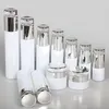 Aufbewahrung Flaschen Großhandel 50g Glas Glas Reiseflasche Pearl White Creme Behälter Make -up -Verpackung mit glänzend Silber und goldener Kappe