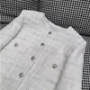 Luxury Designer Women's Jacket 2024 Tidig vår New Women's Round Neck Off White Thick Tweed Four Pocket Short Coat Jacket Top For Women